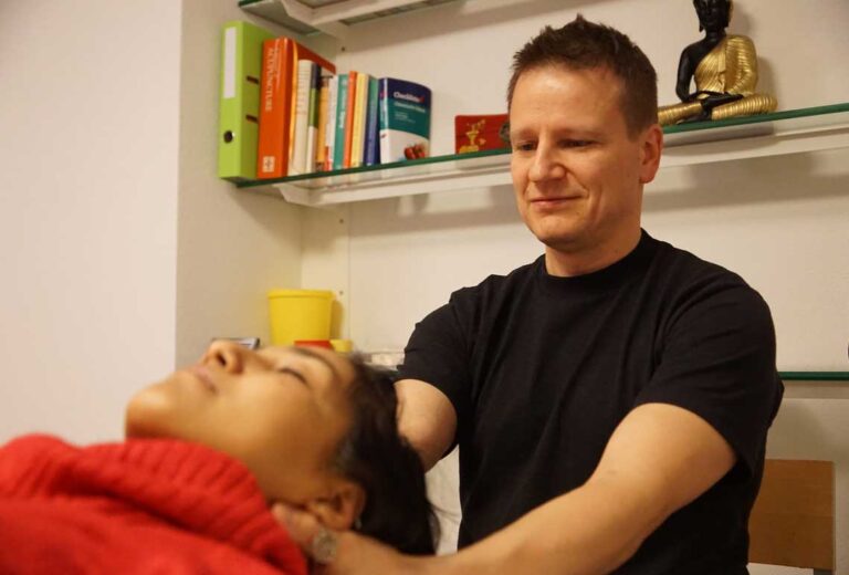 YUPEE TCM Tuina-Massage